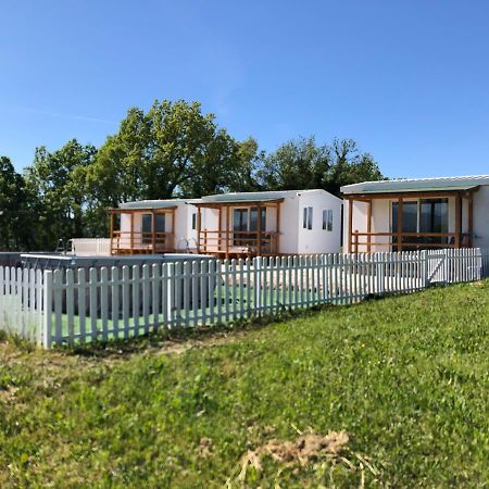 In Country Luxury Lodges Камерино Екстериор снимка