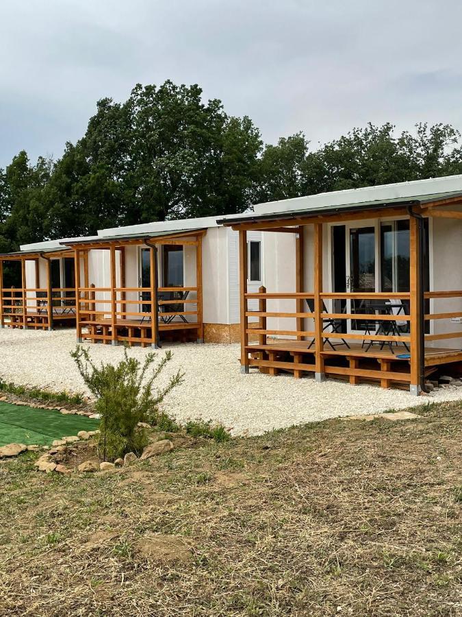 In Country Luxury Lodges Камерино Екстериор снимка