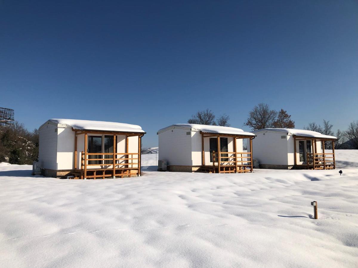 In Country Luxury Lodges Камерино Екстериор снимка